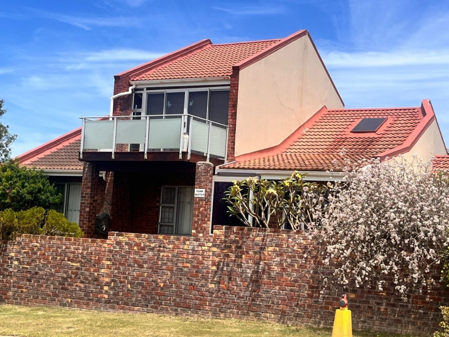 3 Bedroom Property for Sale in Wavecrest Eastern Cape